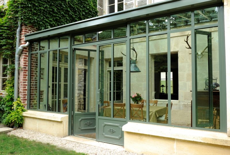Véranda style Atelier d’artiste en acier par Turpin Longueville
